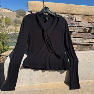 Forever 21 Black Long Sleeve Tie-Front Top women’s size large